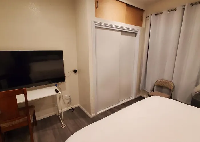 Luxury 2 Bedroom 1 Bath Fully Private